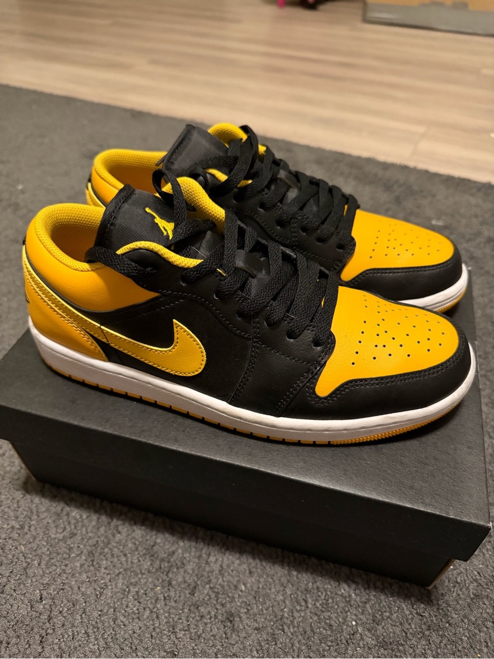 Jordan Low-Top Sneakers — Black & Yellow